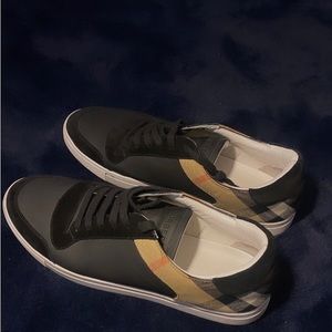 Men size 13 Burberry shoes